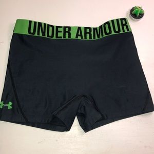 Under Armour Spandex Shorts 💚🖤